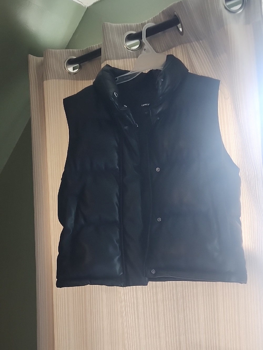 Express Men's Black Puffer Vest